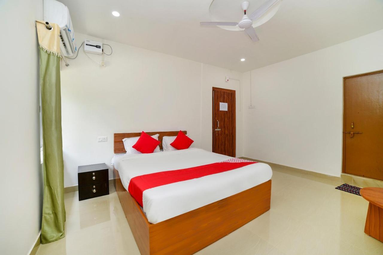 Oyo 40893 Hotel Lotus Guwahati Luaran gambar
