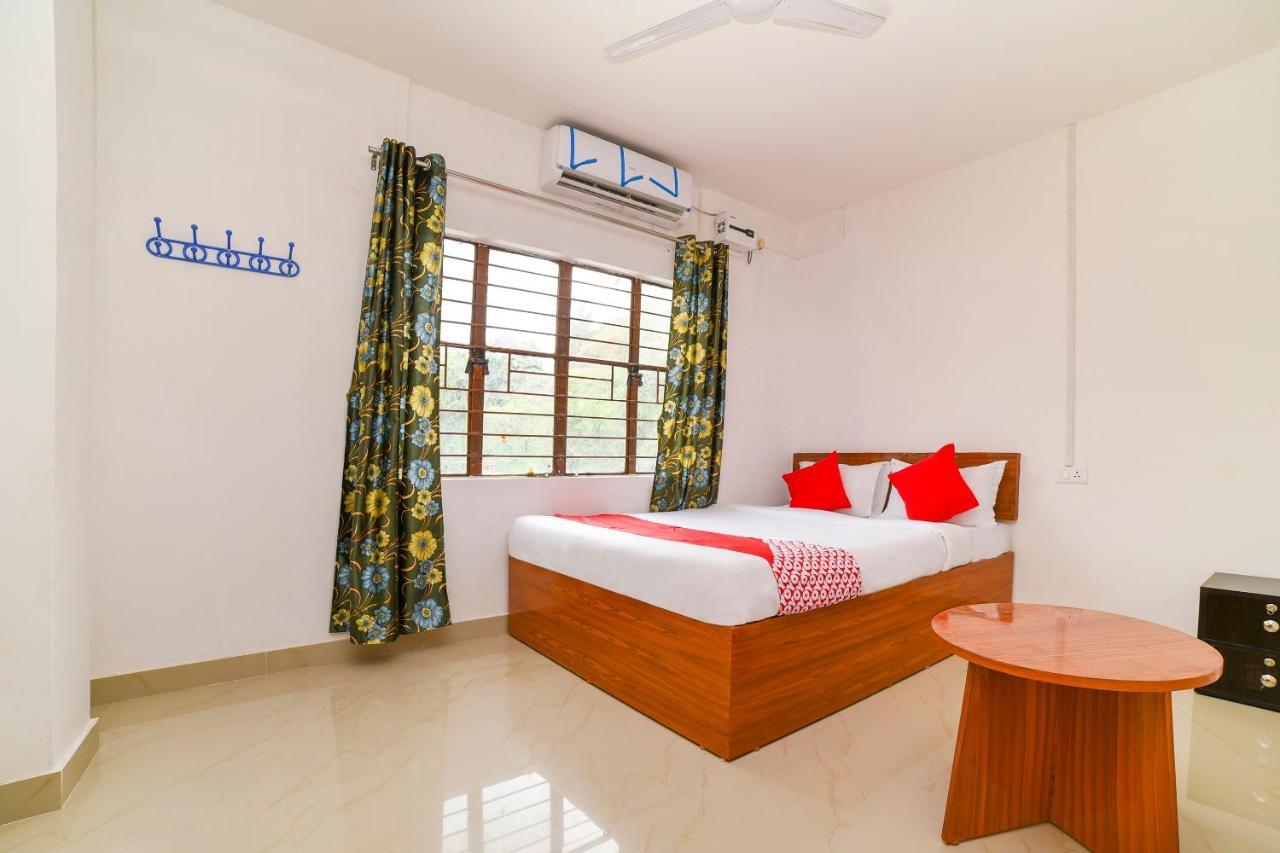 Oyo 40893 Hotel Lotus Guwahati Luaran gambar