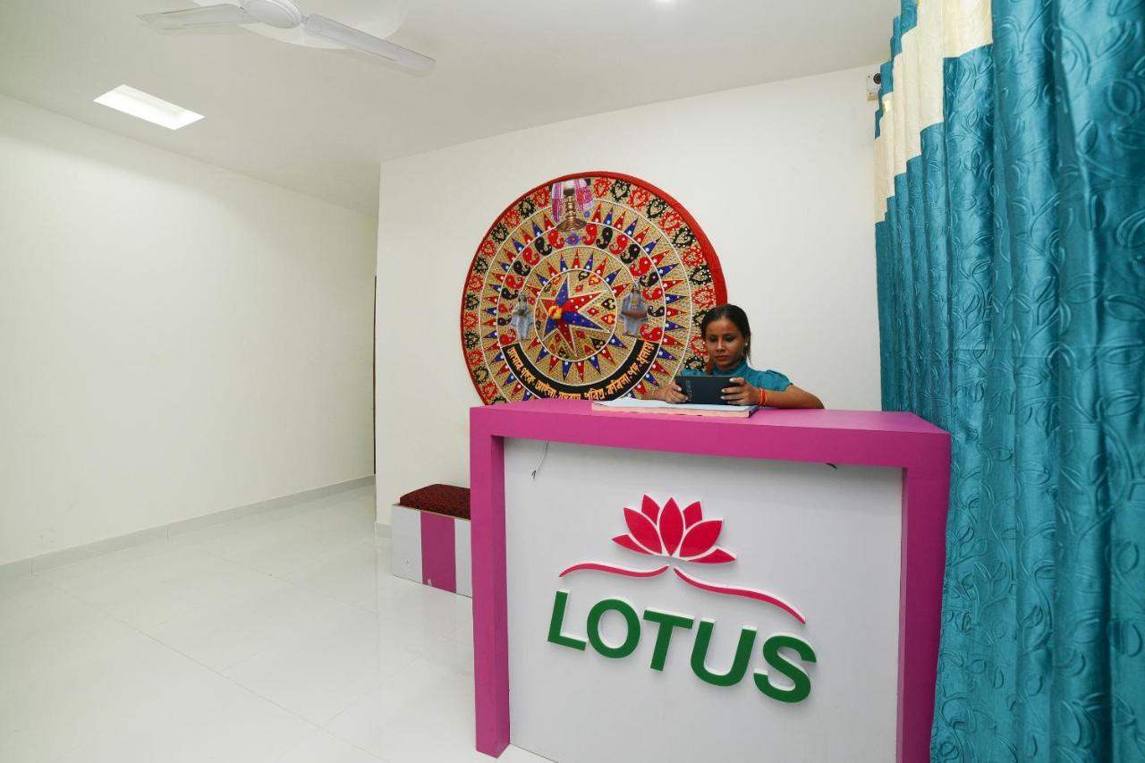 Oyo 40893 Hotel Lotus Guwahati Luaran gambar
